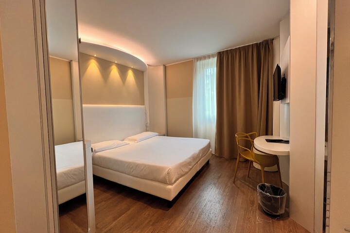 Room 17 of 52