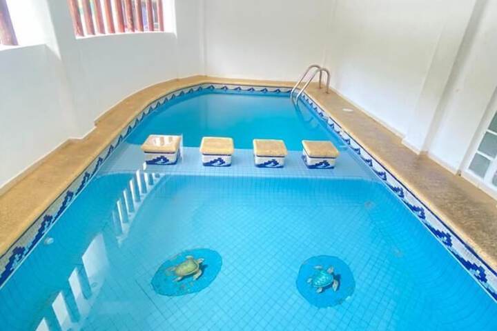 Pool 15 of 21