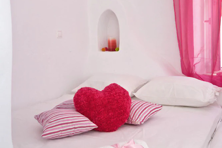 Room 4 of 10