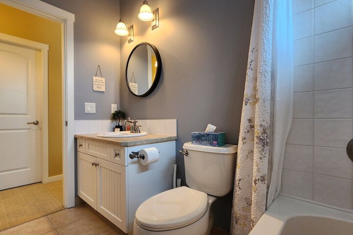 Room 484 of 543