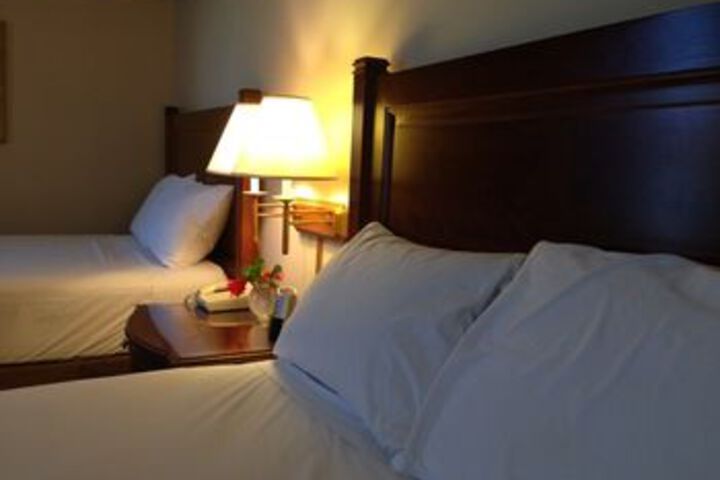 Room 8 of 18