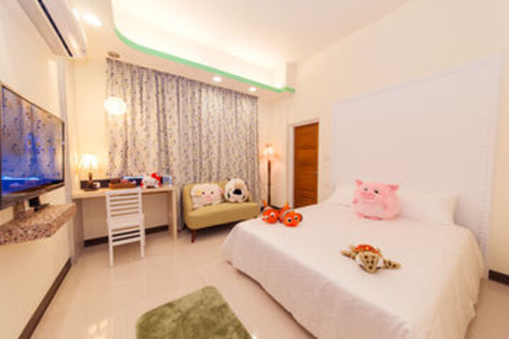 Room 14 of 25