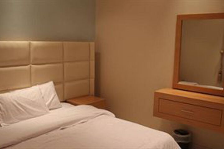 Room 3 of 16