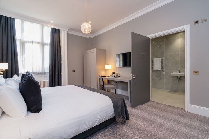 Room 10 of 51