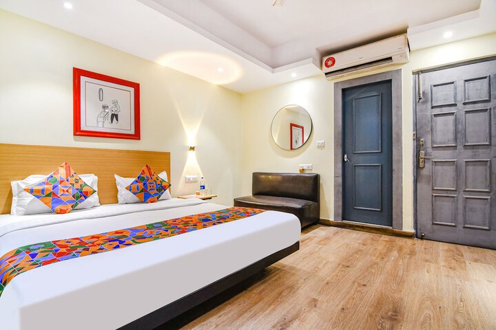 Room 9 of 35
