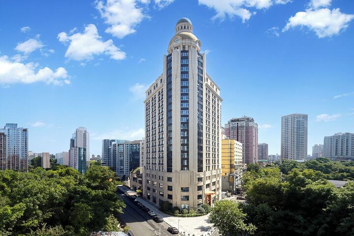Exterior of Wanda Yi Wuhan