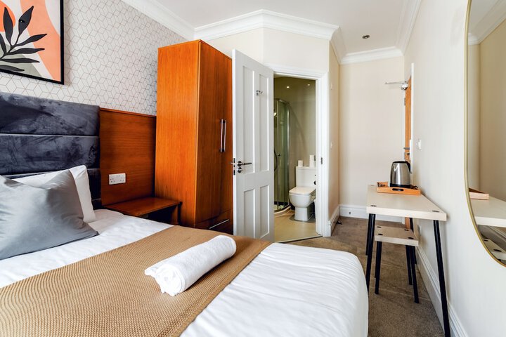 Room 57 of 110