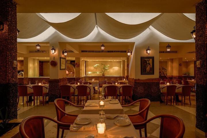 Dining 112 of 156