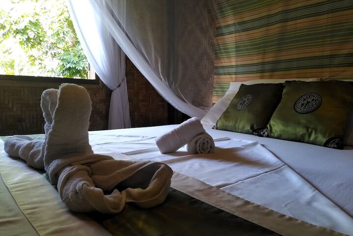 Room 27 of 77