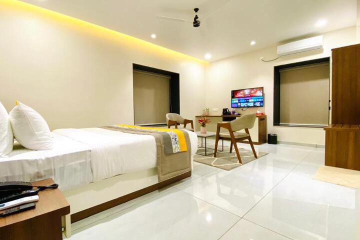 The Sapphire Hotel
