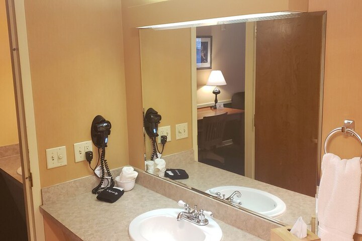 Room 173 of 259