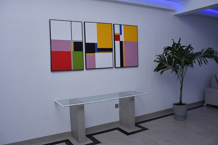 Room 6 of 30