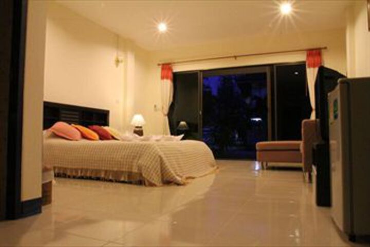 Room 14 of 37