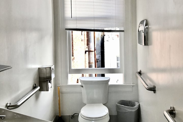 Double Bed Shared Bathroom (3 of 4)