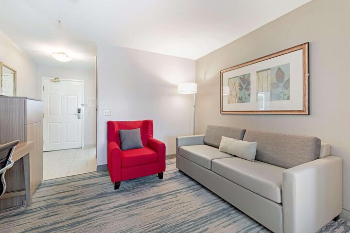 Standard | King Bed (1 of 14)