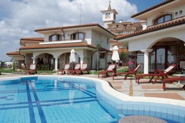 Pool 45 of 58