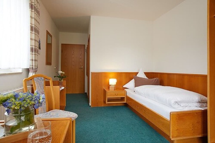 Room 7 of 60