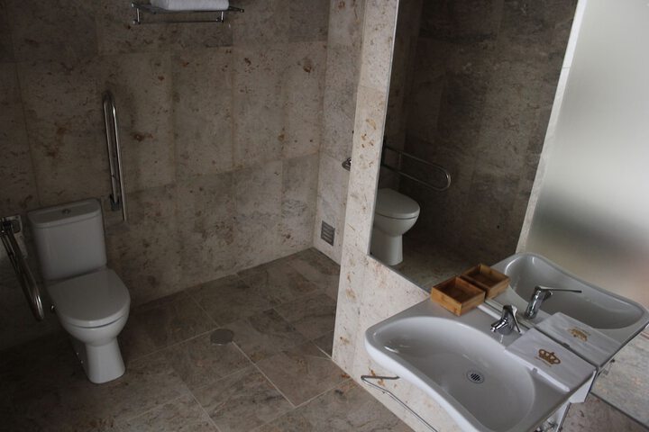 Room 15 of 29