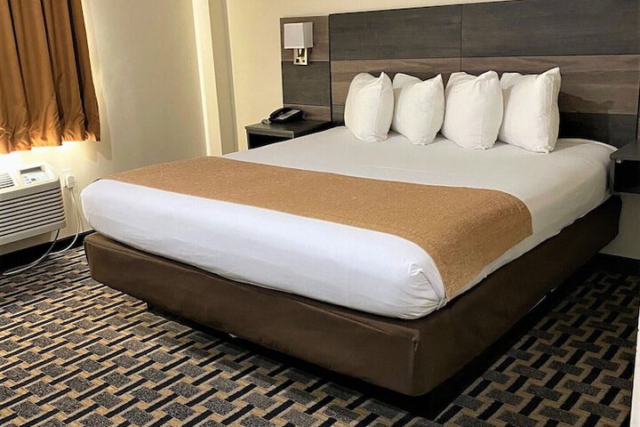 Room 9 of 31