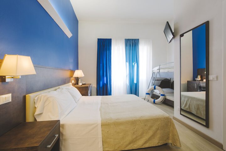Room 29 of 102