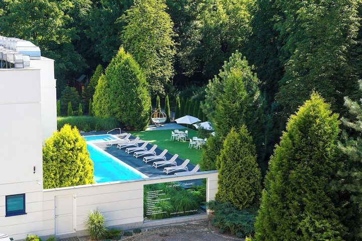 Pools & Facilities
