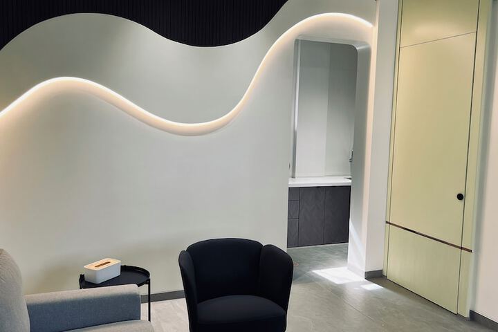 Room 11 of 32