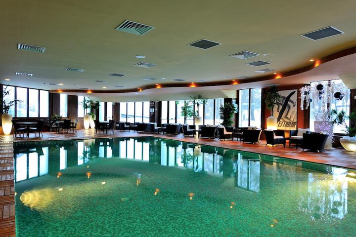 Hotel Pool