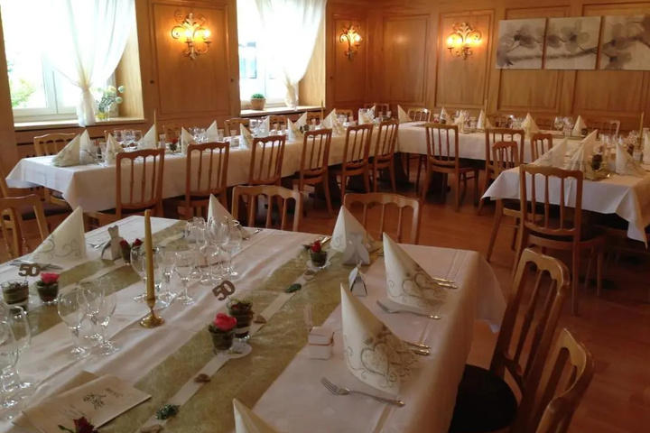 Dining 7 of 9