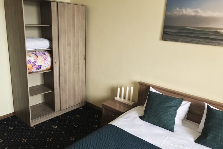 Room 11 of 41