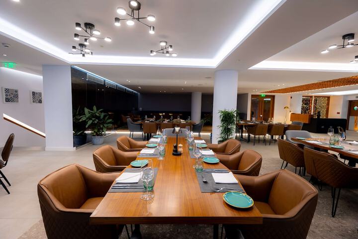 Dining 61 of 92