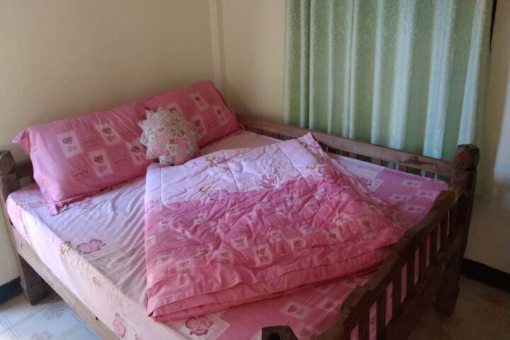 Room 8 of 116