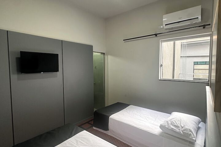 Room 5 of 111