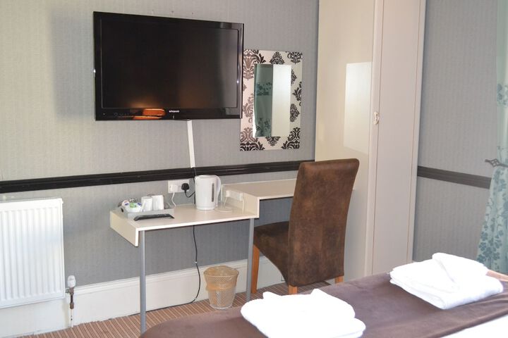 Room 18 of 124