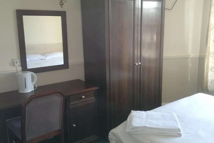 Room 14 of 35