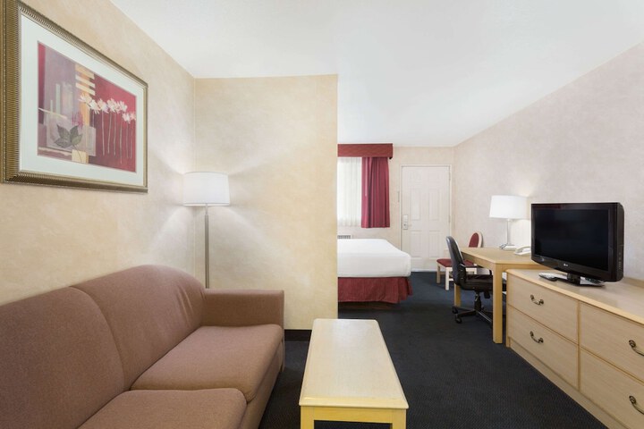 Room 14 of 37