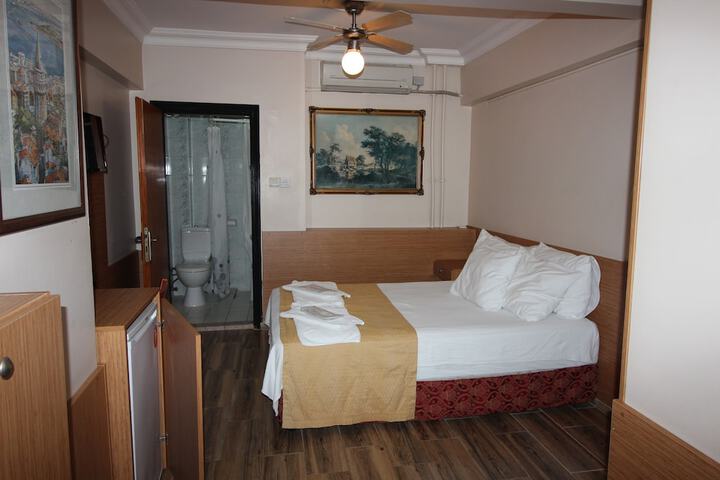 Room 27 of 72
