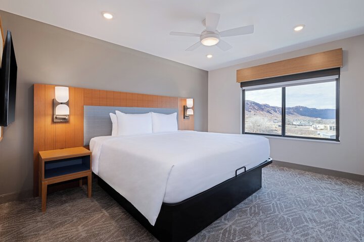 Room 15 of 60