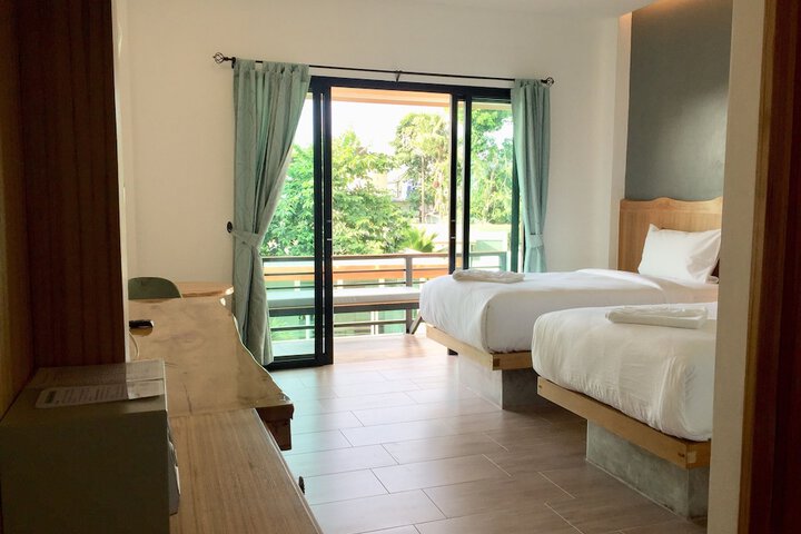 Room 18 of 108