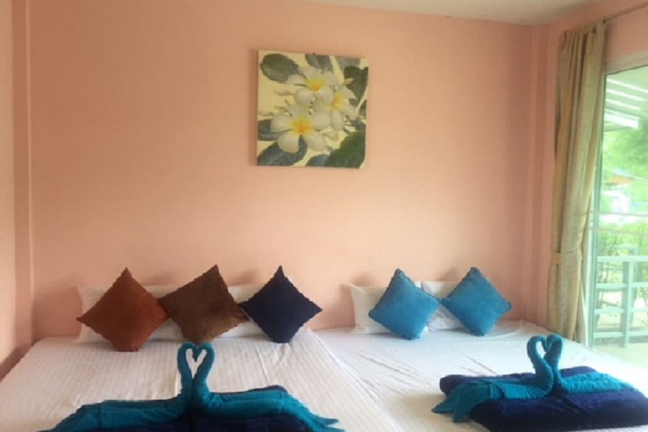 Room 4 of 14