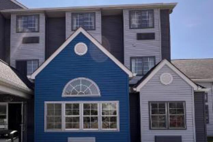 Photo of BlissPoint Inn & Suites Northwood