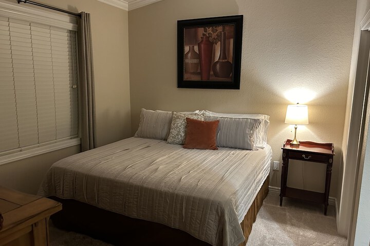 Room 8 of 34