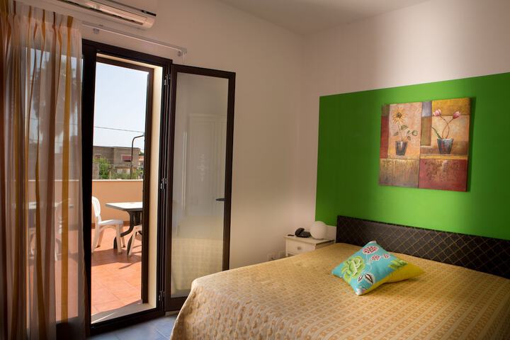 Room 12 of 33