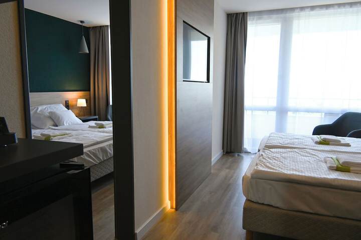 Room 7 of 27