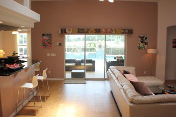 Room 8 of 19