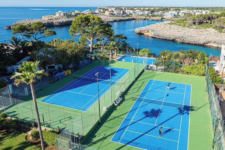 Tennis court