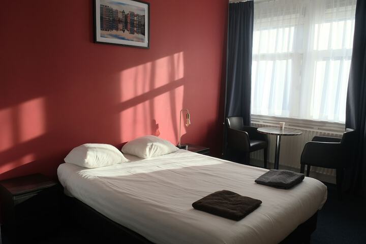 Room 16 of 82