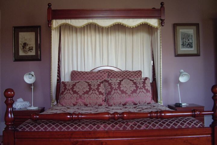 Room 6 of 34