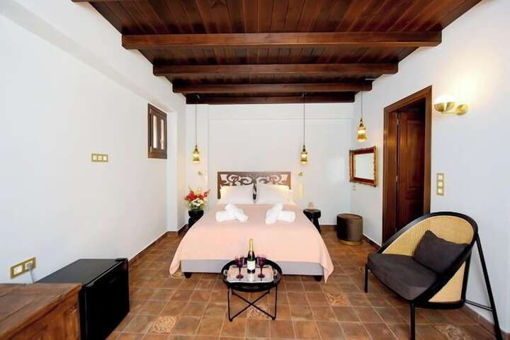 Room 5 of 60