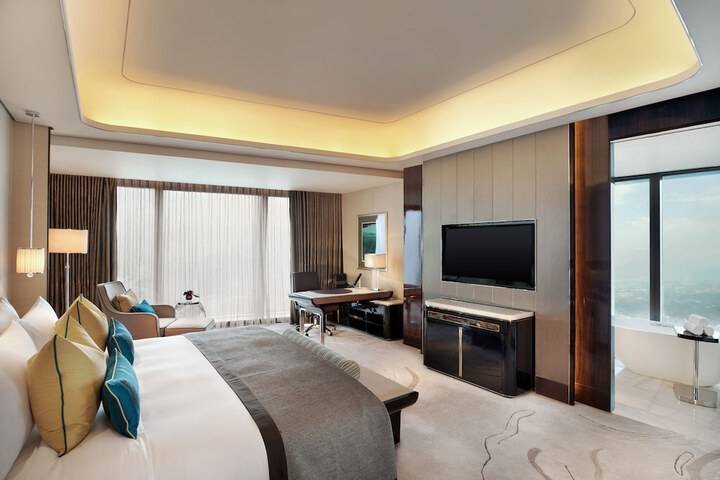 Room 11 of 84