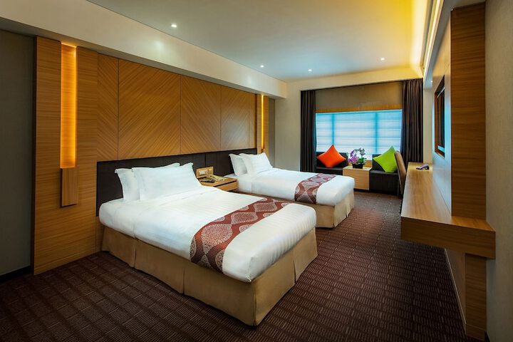 Room 8 of 37